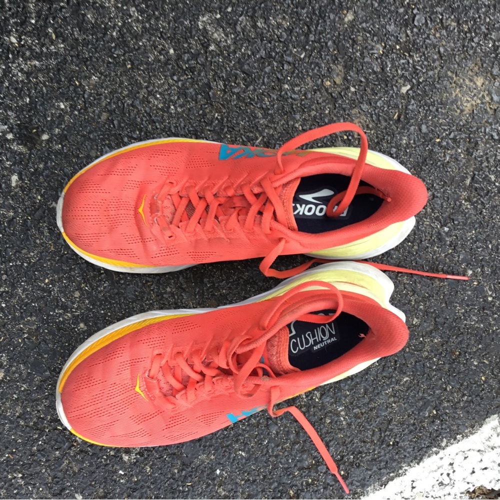 HOKA ONE ONE SIZE 8 Width B used but nice worn. - Picture 1 of 6